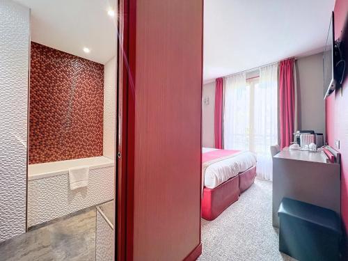 Suite Junior Familiar del hotel Best Western Nouvel Orléans Montparnasse. Foto 4