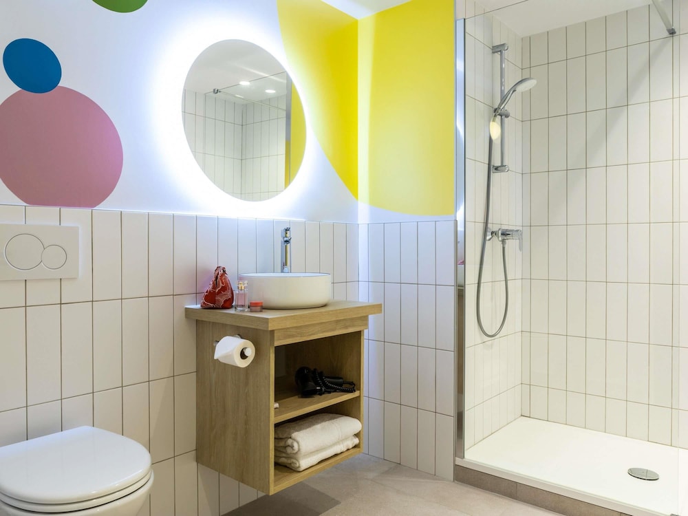 Habitación Estándar - 1 cama doble del hotel ibis Styles Paris Saint Denis Pleyel. Foto 3