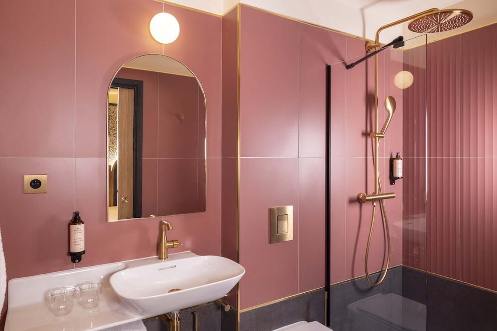Habitación clásica doble del hotel Hôtel Jardin de Cluny. Foto 4