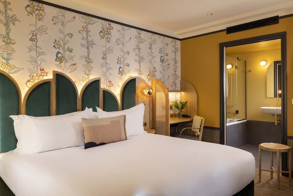Habitación Confort con 1 cama doble o 2 individuales del hotel Hôtel Jardin de Cluny. Foto 3