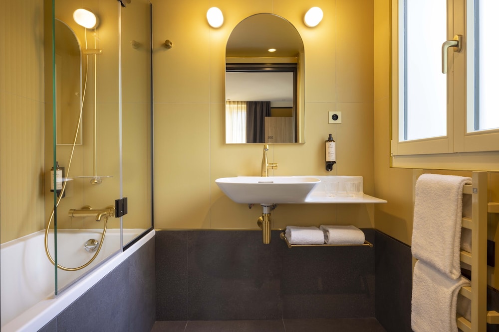 Habitación Confort con 1 cama doble o 2 individuales del hotel Hôtel Jardin de Cluny. Foto 4