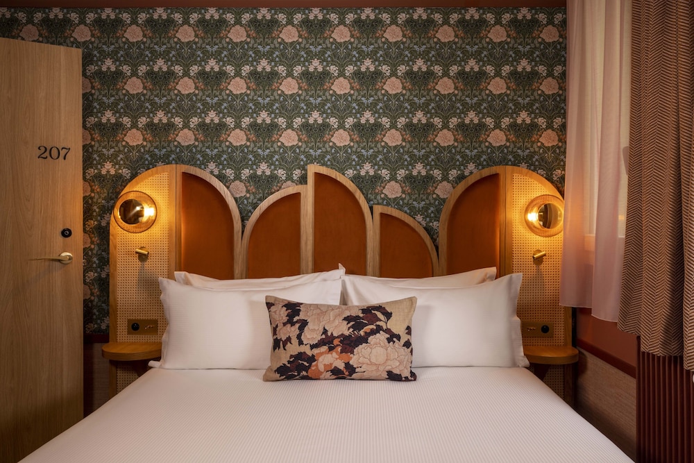 Habitación Confort del hotel Hôtel Jardin de Cluny. Foto 4