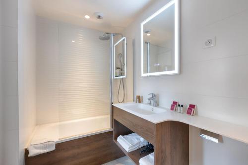 Habitación Doble - 2 camas del hotel De France Invalides. Foto 1