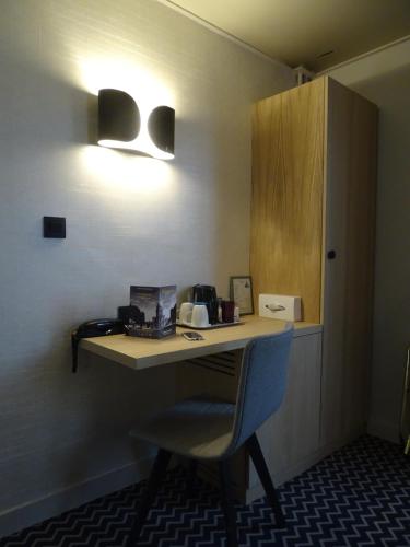 Habitación Doble del hotel De France Invalides. Foto 3