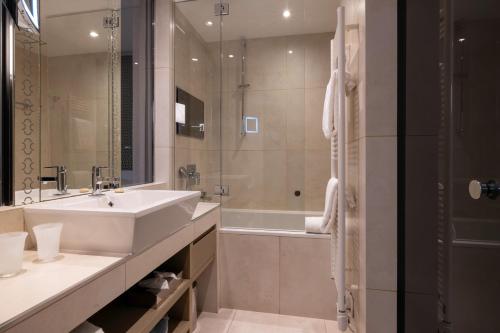 Habitación Doble Deluxe del hotel Etoile Maillot. Foto 4