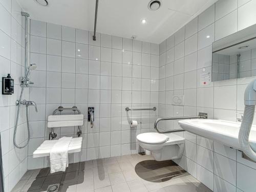 Habitación Doble Estándar 2 camas - adaptada para personas con movilidad reducida del hotel Ibis Krakow Stare Miasto. Foto 6