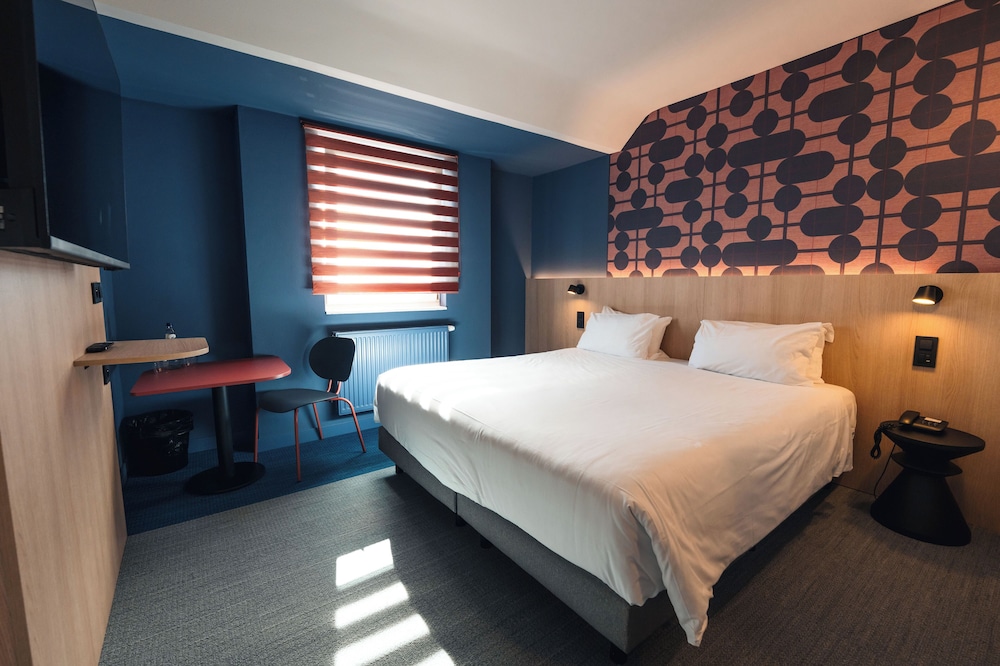 Habitación Estándar con 1 cama king - size del hotel Ibis Styles Charleroi Airport Aero 44. Foto 2