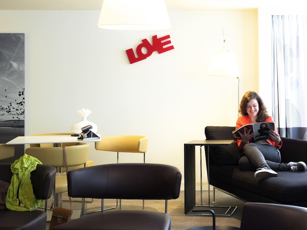 Suite Junior con 1 cama doble y Sofá del hotel Novotel Mechelen Centrum