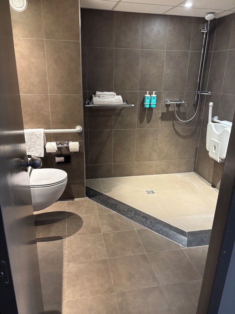 HABITACIÓN EJECUTIVA CON UNA CAMA DOBLE del hotel Novotel Mechelen Centrum. Foto 3