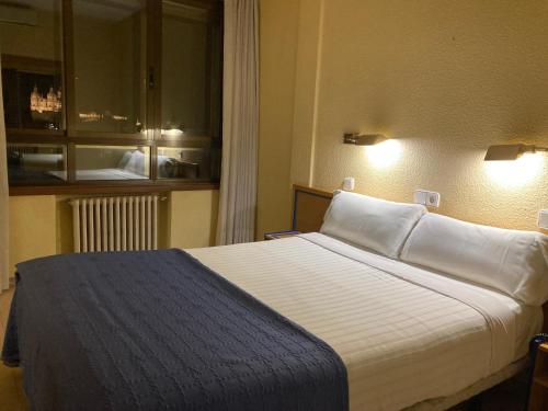 Habitación Doble del hotel Condal. Foto 7