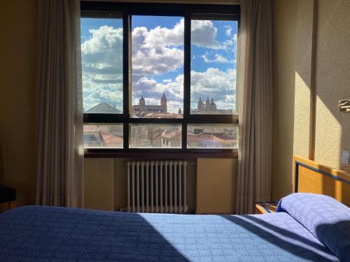 Habitación Doble con vistas a la ciudad del hotel Condal. Foto 7