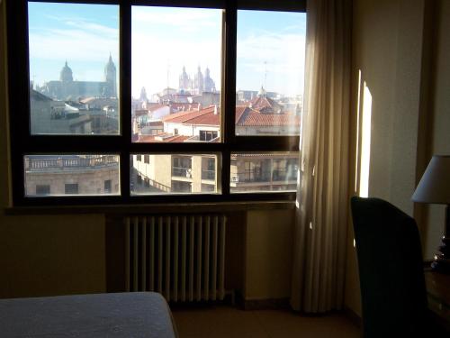 Habitación Doble con vistas a la ciudad del hotel Condal. Foto 13