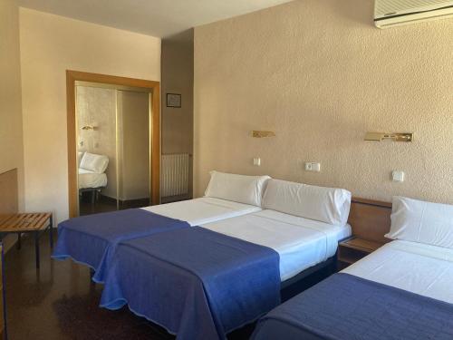 Habitación Familiar del hotel Condal. Foto 2
