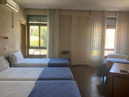 Habitación Familiar del hotel Condal. Foto 4