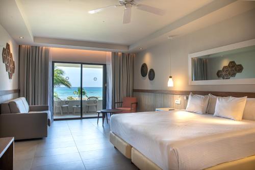 Habitación Superior Premium - Frente al mar del hotel Bahia Principe Grand Tulum - All Inclusive. Foto 4