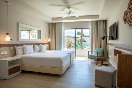 Suite de 2 dormitorios del hotel Bahia Principe Grand Tulum - All Inclusive. Foto 4