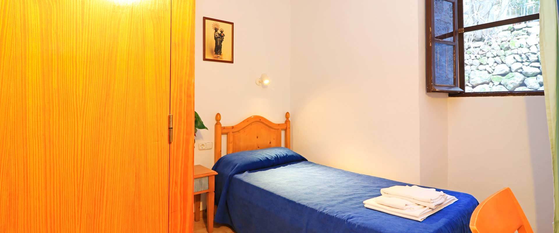 Habitación individual del hotel Hospedería Santuari de Lluc