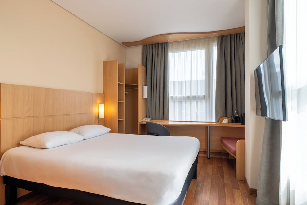 Habitación Doble Superior del hotel Ibis Kaunas Centre. Foto 1