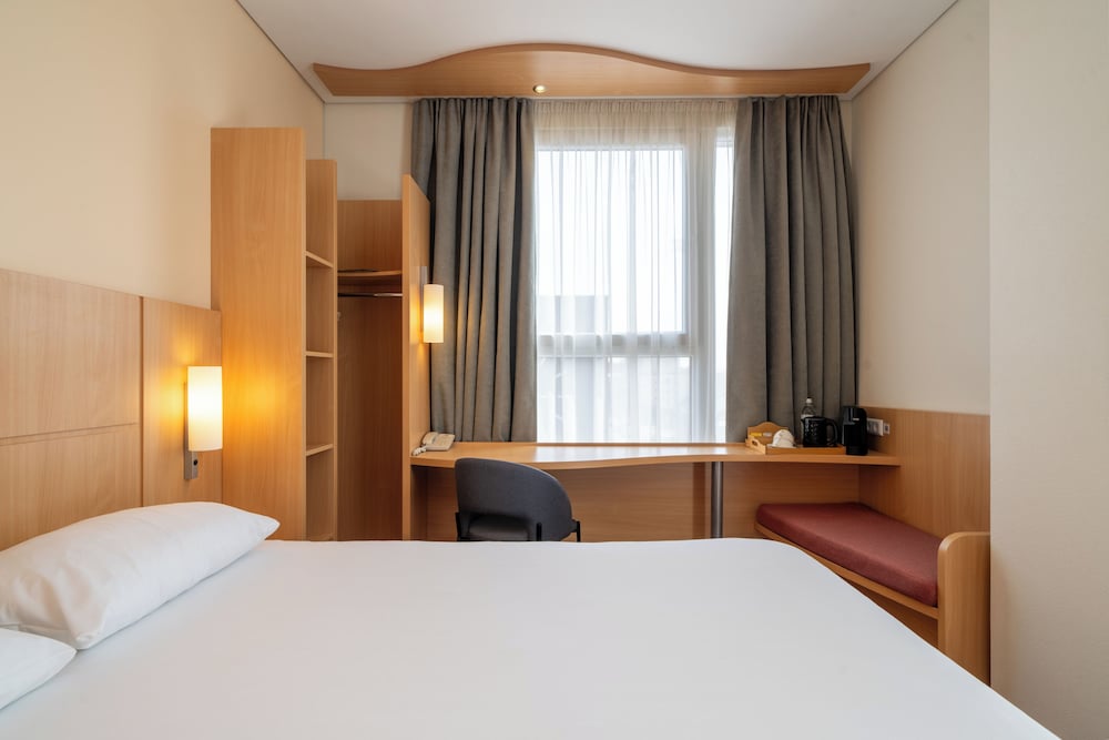 Habitación Doble Superior del hotel Ibis Kaunas Centre. Foto 2