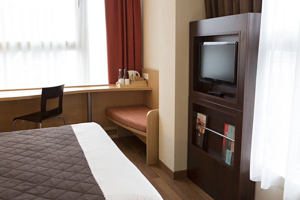 Habitación Doble Superior del hotel Ibis Kaunas Centre. Foto 2