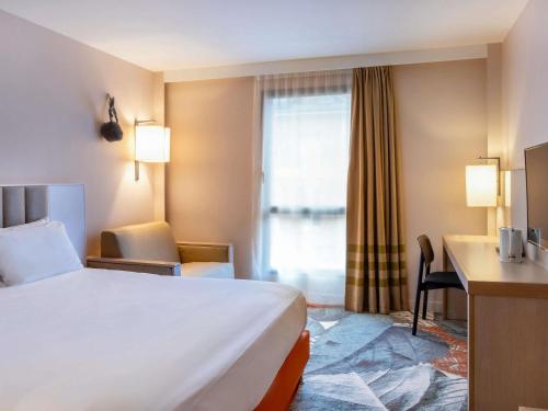 Habitación Doble Clásica del hotel Mercure Amiens Cathedrale. Foto 2