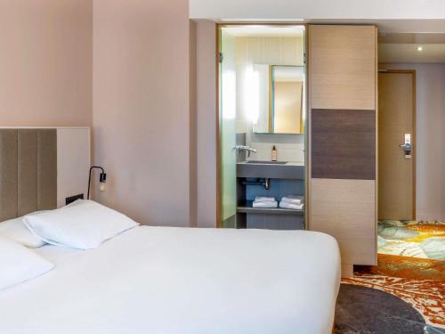 Habitación Doble Clásica del hotel Mercure Amiens Cathedrale. Foto 5