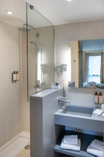 Habitación Doble Clásica del hotel Mercure Amiens Cathedrale. Foto 12