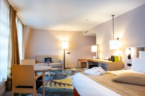 Suite con vistas del hotel Mercure Amiens Cathedrale. Foto 12