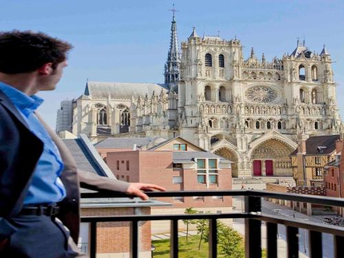 Habitación Doble Privilege con vistas del hotel Mercure Amiens Cathedrale. Foto 7