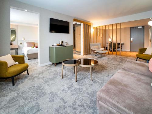 Superior King Suite with Sofa - Garden Side del hotel Mercure Bordeaux Lac. Foto 1