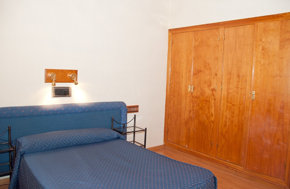 Habitación Triple del hotel Nevasur. Foto 1