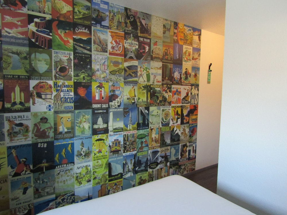 Habitación Cabrio: 1 cama doble con baño - Novedad #ontheroad del hotel hotelF1 Igny Massy TGV. Foto 1