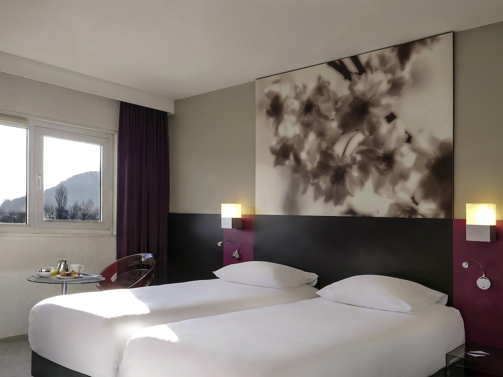 Habitación Classic con dos camas individuales del hotel Mercure Annemasse Porte De Genève