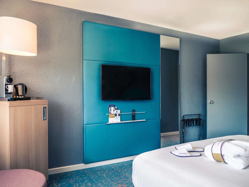 Habitación Privilege - Una cama doble del hotel Mercure Annemasse Porte De Genève. Foto 3