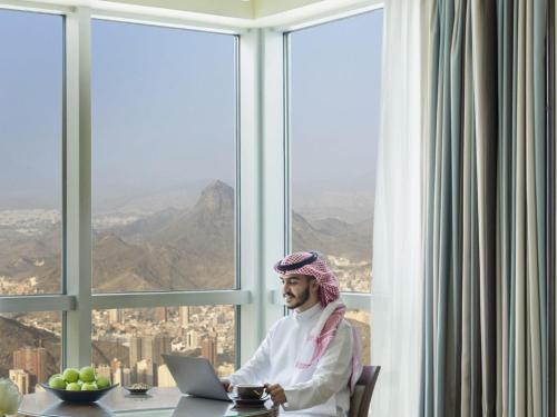Suite Real del hotel Mövenpick and Residence Hajar Tower Makkah. Foto 2