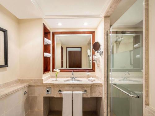 Suite Deluxe con 2 camas individuales del hotel Mövenpick and Residence Hajar Tower Makkah. Foto 2