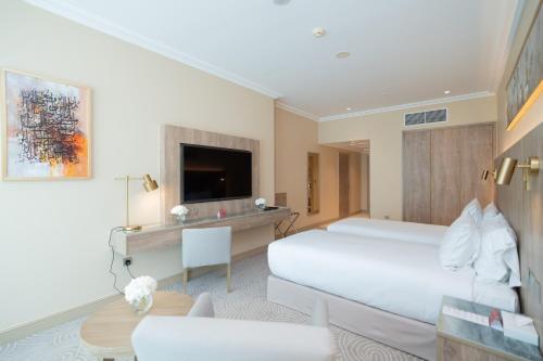 Superior Twin Suite with Partial Haram View del hotel Mövenpick and Residence Hajar Tower Makkah