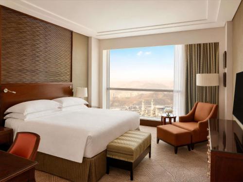 Two - Bedroom Suite Haram del hotel Fairmont Makkah Clock Royal Tower. Foto 1