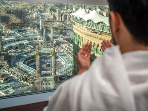 Signature Twin Room Kaaba del hotel Fairmont Makkah Clock Royal Tower. Foto 4