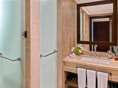 Suite Residencial Kaaba - 1 cama extragrande del hotel Fairmont Makkah Clock Royal Tower. Foto 2