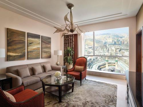 Junior King Suite Kaaba del hotel Fairmont Makkah Clock Royal Tower. Foto 2