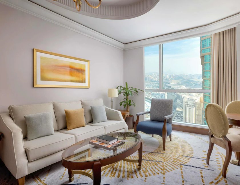 Suite Superior 1 habitación Vista ciudad Con Vistas 1 Cama doble del hotel Raffles Makkah Palace. Foto 3
