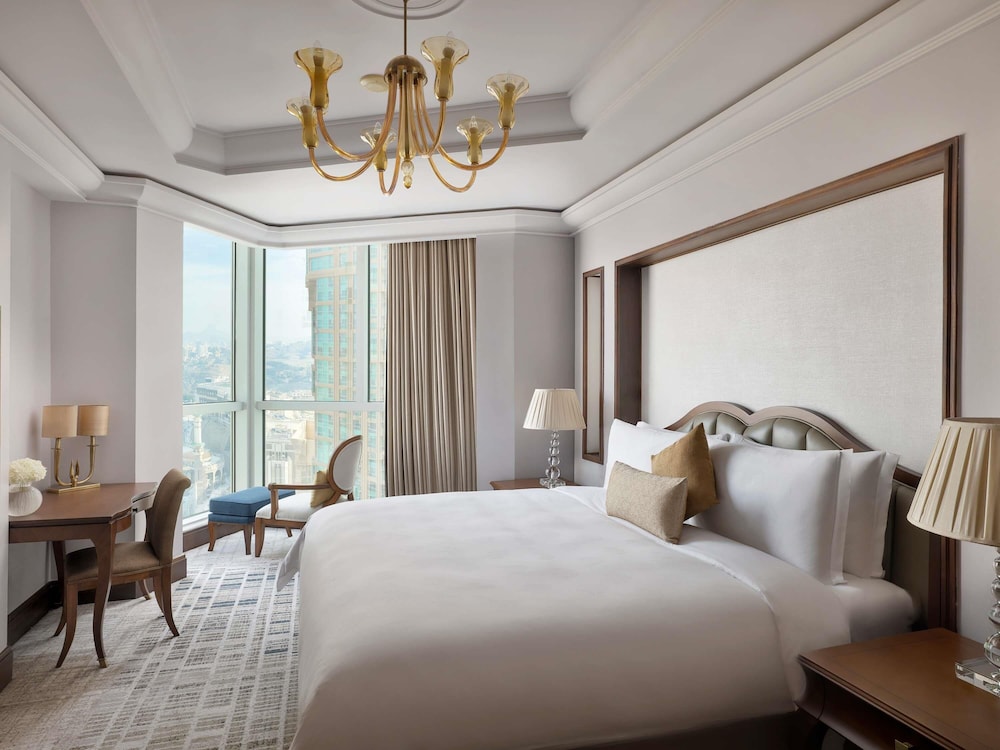 Suite Presidencial con dos dormitorios y vistas a la ciudad del hotel Raffles Makkah Palace