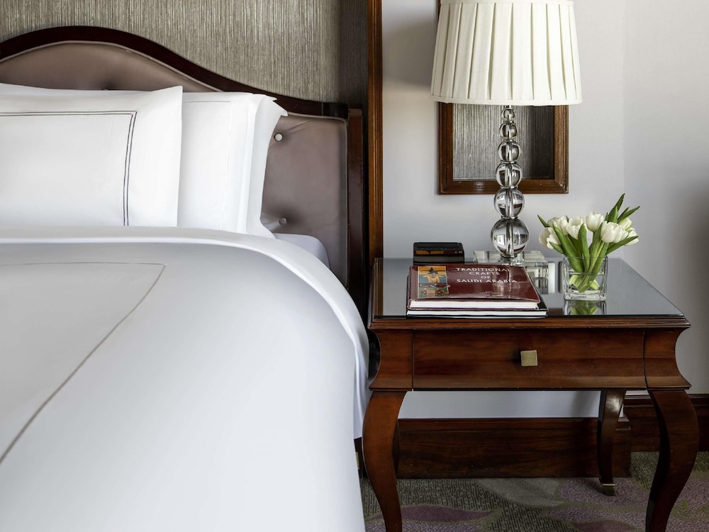 Suite Presidencial con dos dormitorios y vistas a la ciudad del hotel Raffles Makkah Palace. Foto 1