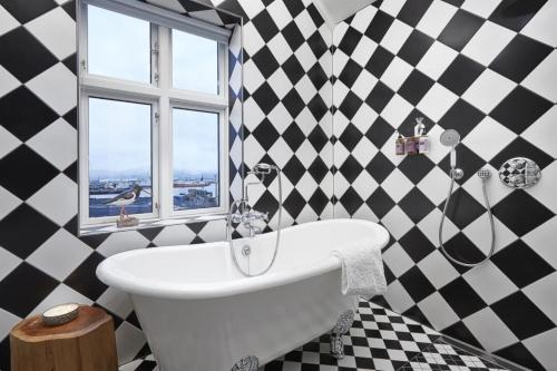 Suite Superior con cama extragrande del hotel Reykjavik Marina - Berjaya Iceland Hotels. Foto 1