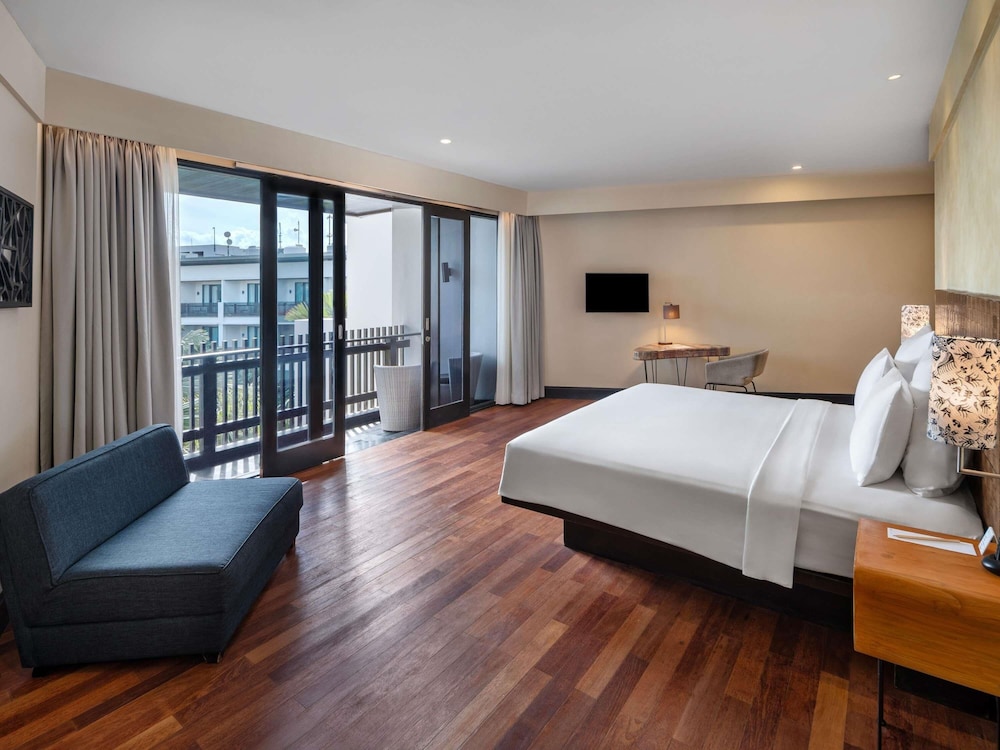 HABITACIÓN DELUXE EJECUTIVA, 1 Cama King Size, Vistas al Jardín del hotel Pullman Bali Legian Beach
