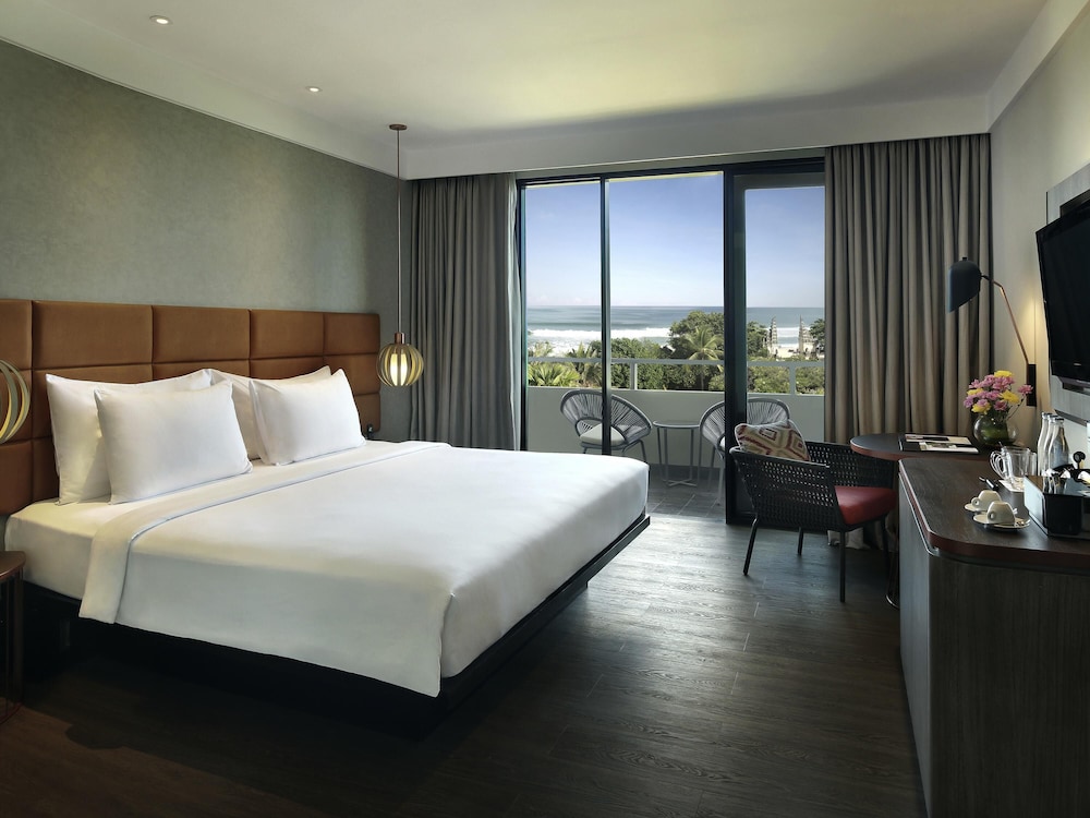 HABITACIÓN DELUXE PREMIUM, 1 Cama King Size, Vistas al Mar del hotel Pullman Bali Legian Beach