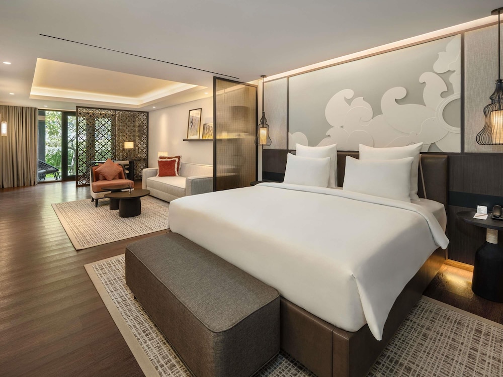 HABITACIÓN FAMILIAR EXCLUSIVA, 1 Cama King Size y 1 Cama Plegable, Vistas al Jardín del hotel Pullman Bali Legian Beach