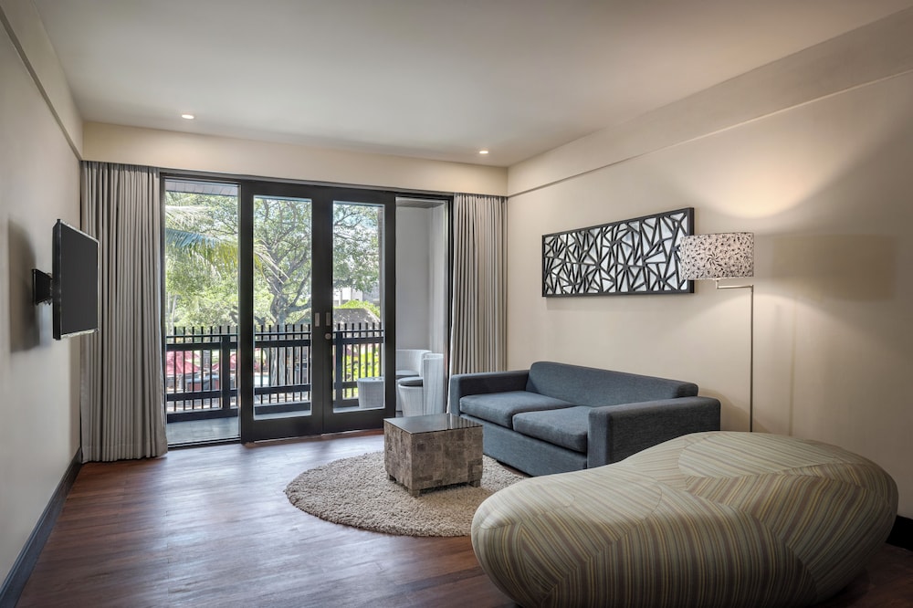 SUITE SUPERIOR, 1 Cama King Size, Vistas al Jardín del hotel Pullman Bali Legian Beach. Foto 5