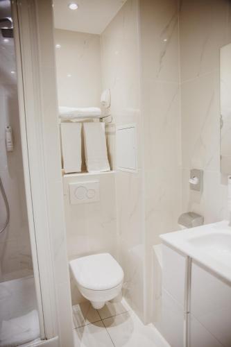 Habitación Doble Confort del hotel Arcadie Montparnasse. Foto 3